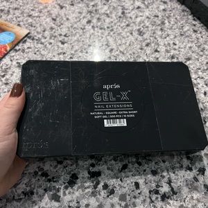 Aprés GelX natural extra short square nails